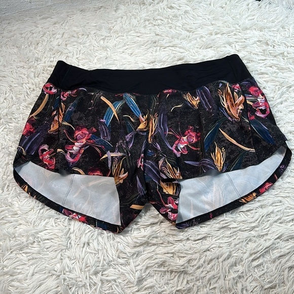 Lululemon Speed Up Mid-Rise Lined Short 4" Veiled Floral Black Multi / Black - Picture 1 of 6